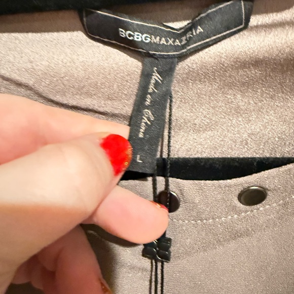 BCBG Laycie blouse. NWT - Picture 5 of 9